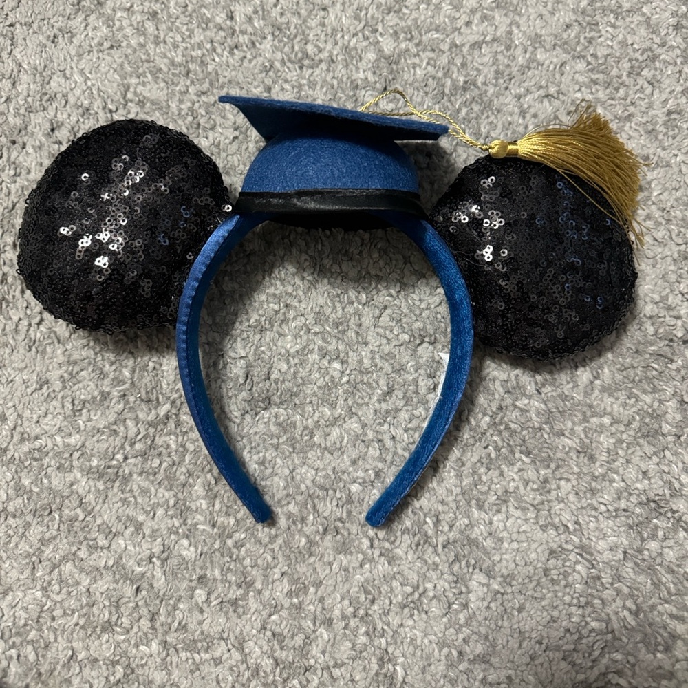 Class of 2022 Minnie mouse ears - Picture 2 of 4